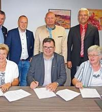 Unterzeichnung Zweckvereinbarung Tourismus.jpg